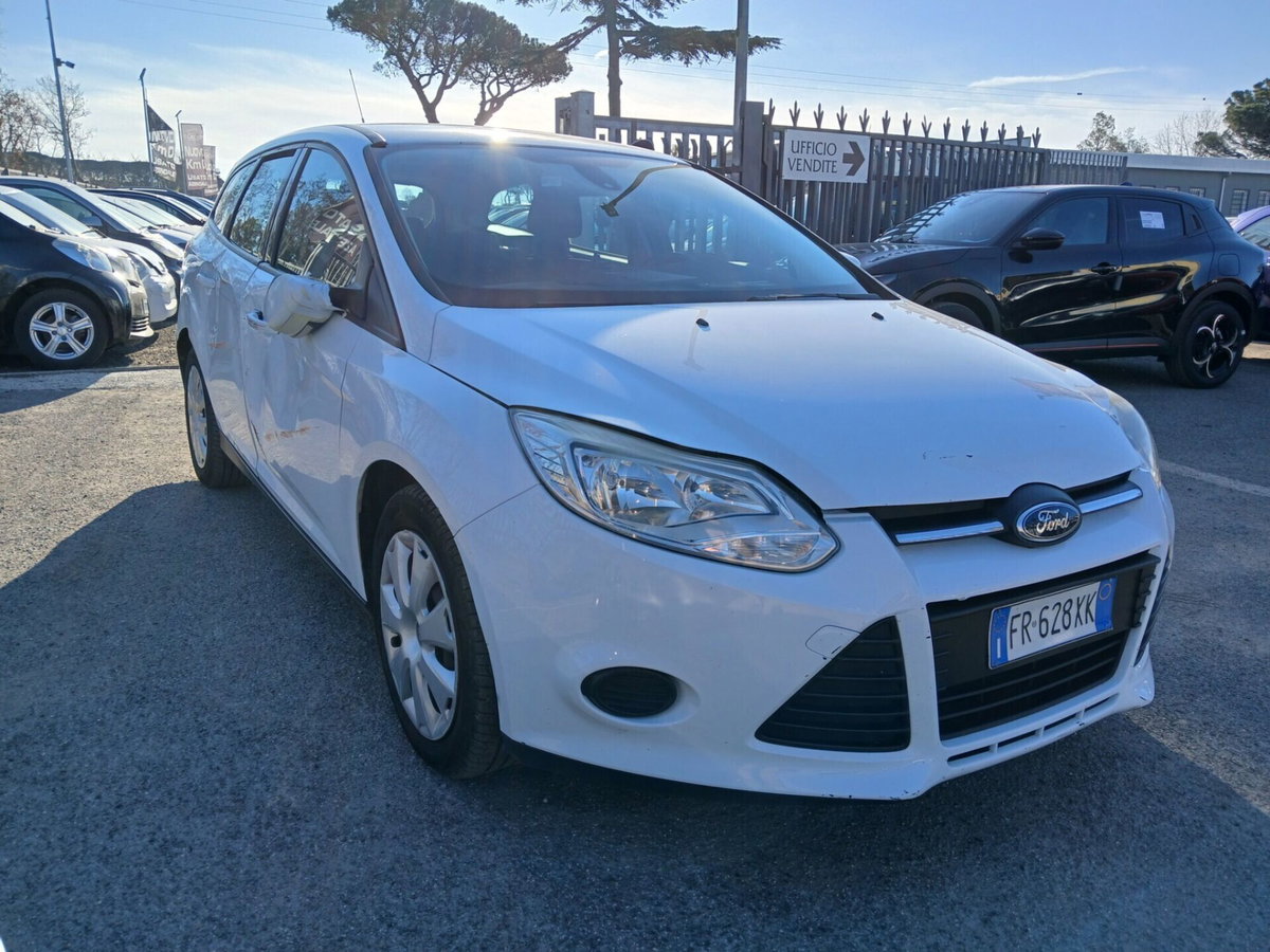 Ford Focus Station Wagon 1.6 TDCi 95 CV SW Titanium (5)