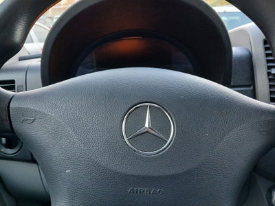 Mercedes-Benz Sprinter T37/30 214 CDI Cabinato Executive (17)