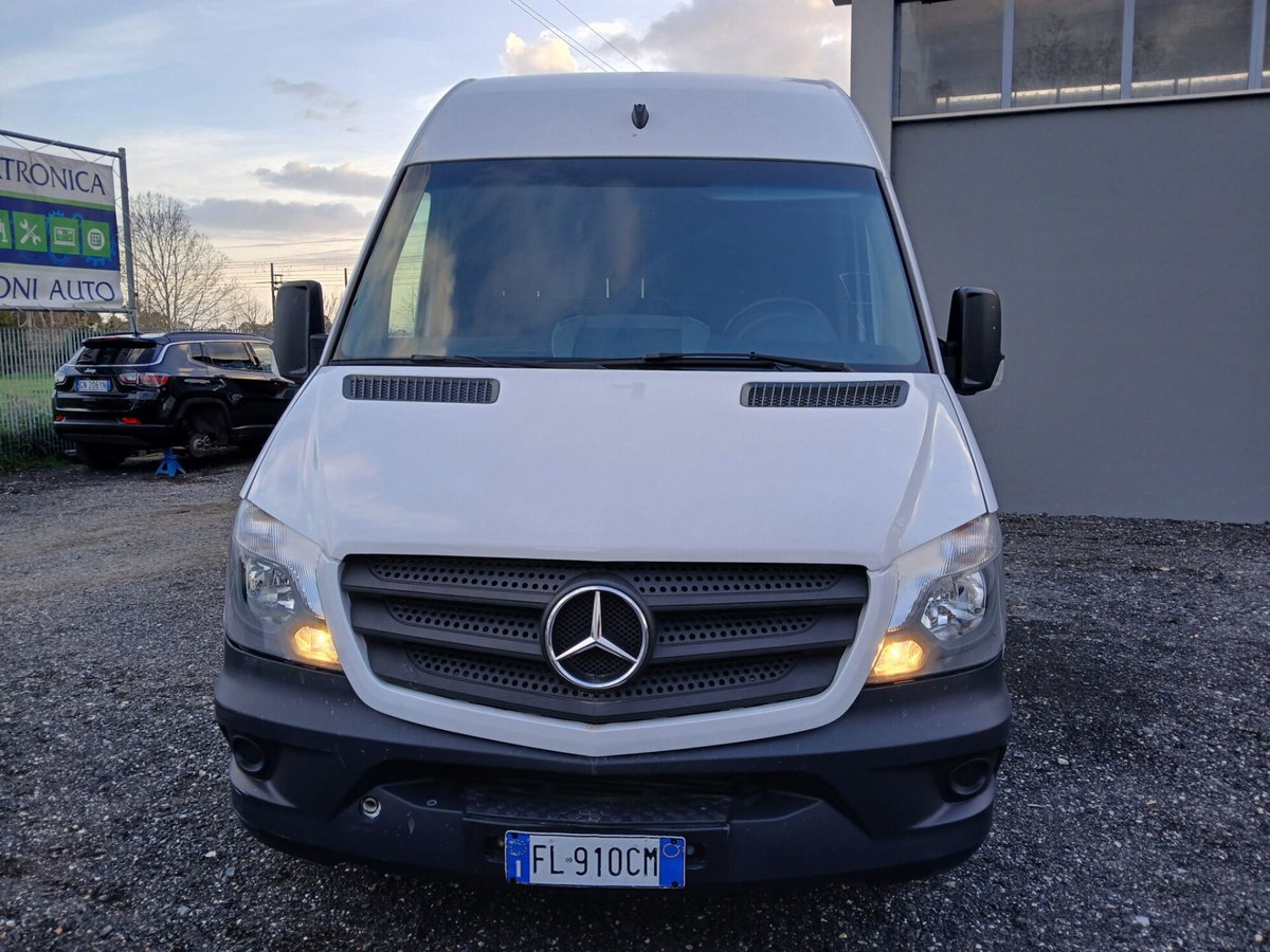 Mercedes-Benz Sprinter T37/30 214 CDI Cabinato Executive (3)