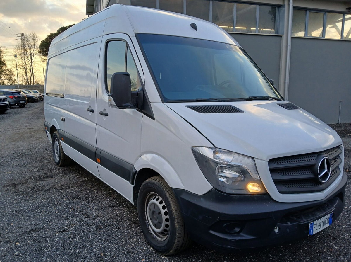 Mercedes-Benz Sprinter T37/30 214 CDI Cabinato Executive (4)