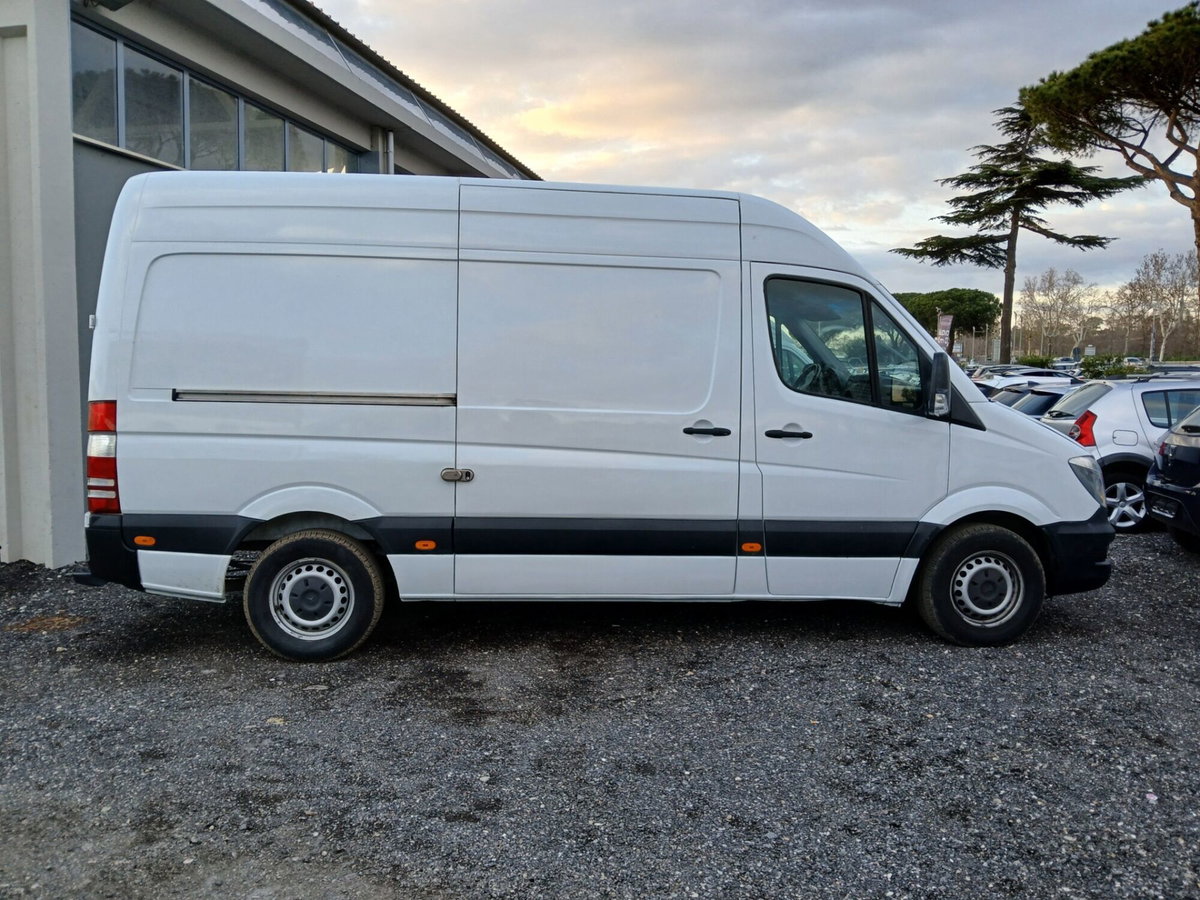 Mercedes-Benz Sprinter T37/30 214 CDI Cabinato Executive (5)