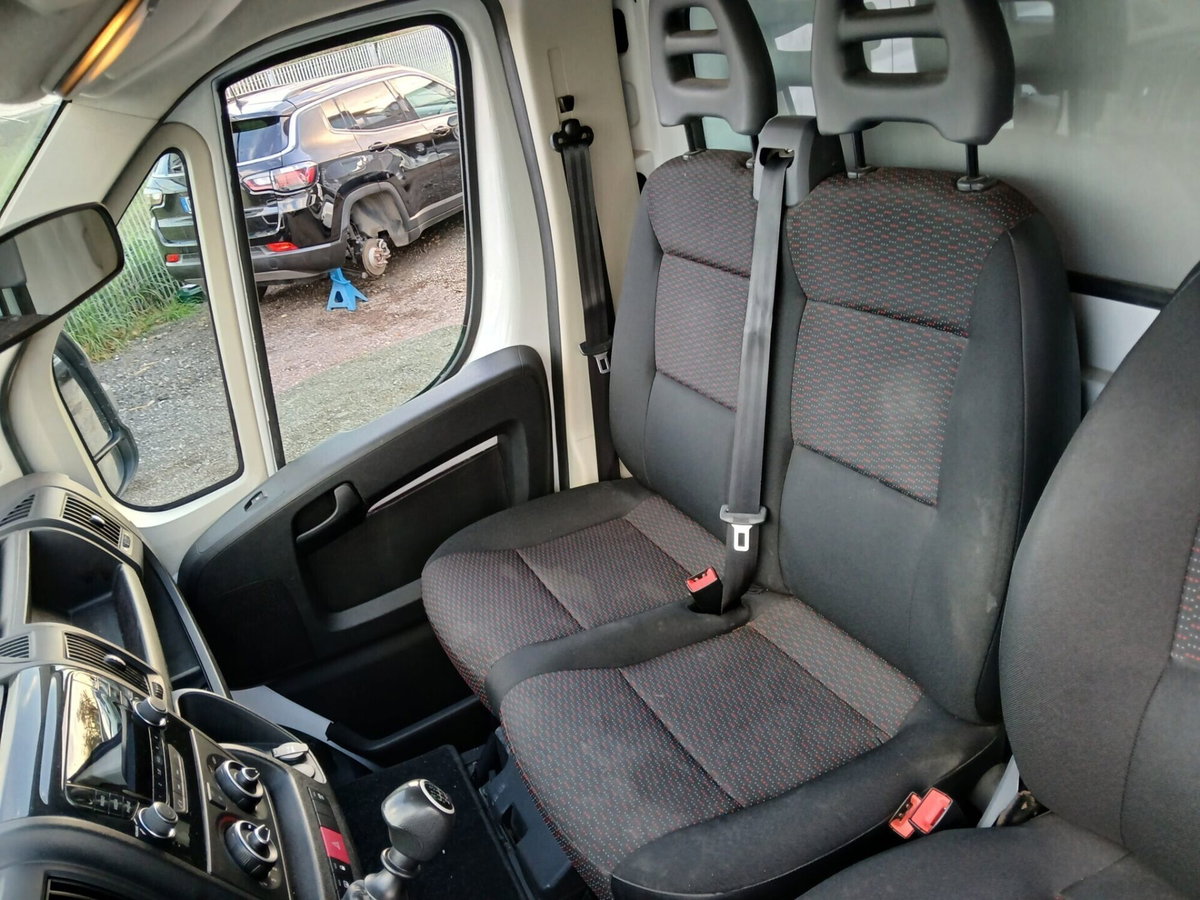 Peugeot Boxer Telaio 435 2.2 BlueHDi 140 S&S PLM Cabinato Premium (15)