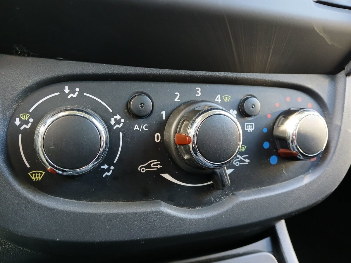 Dacia Duster 1.6 SCe GPL 4x2 Prestige (16)
