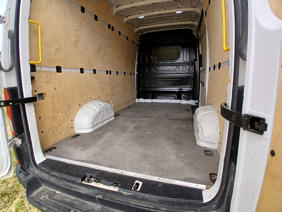 Man TGE Furgone TGE 3.140 2.0 TDI 140CV PL-TA Furgone HD (10)