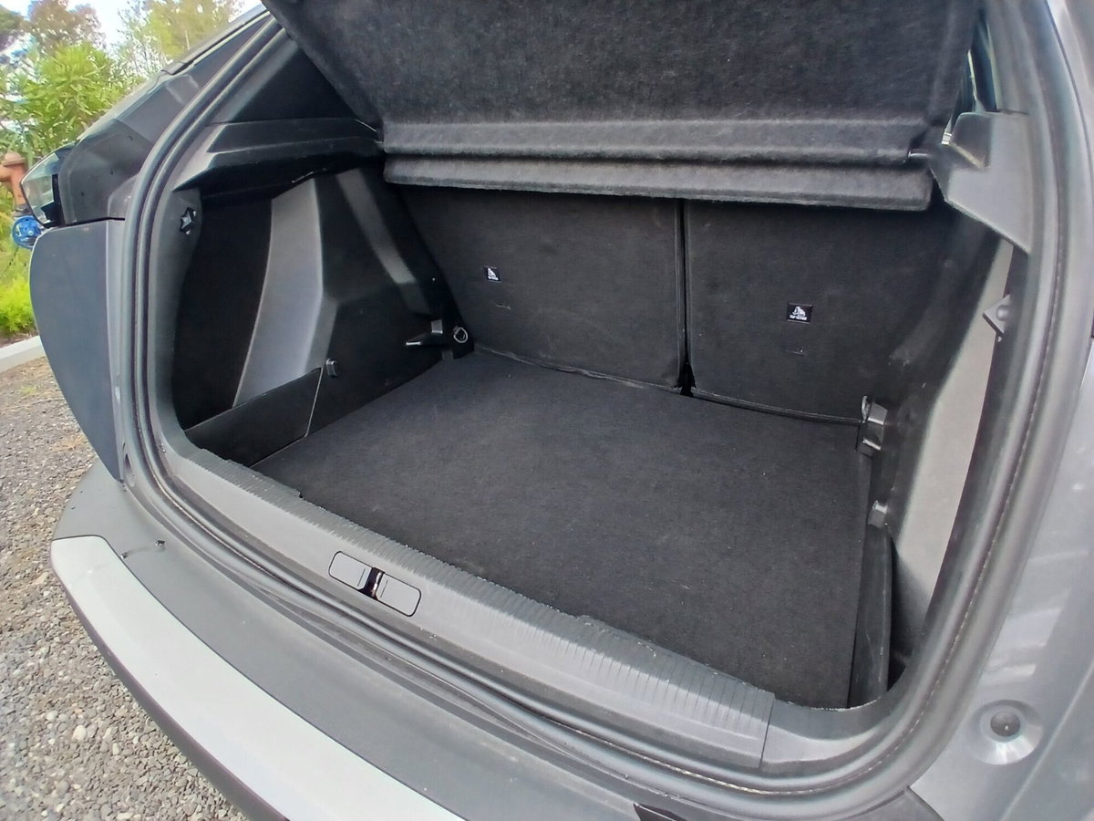 Peugeot 2008 1.2 puretech Active s&s 100cv (13)