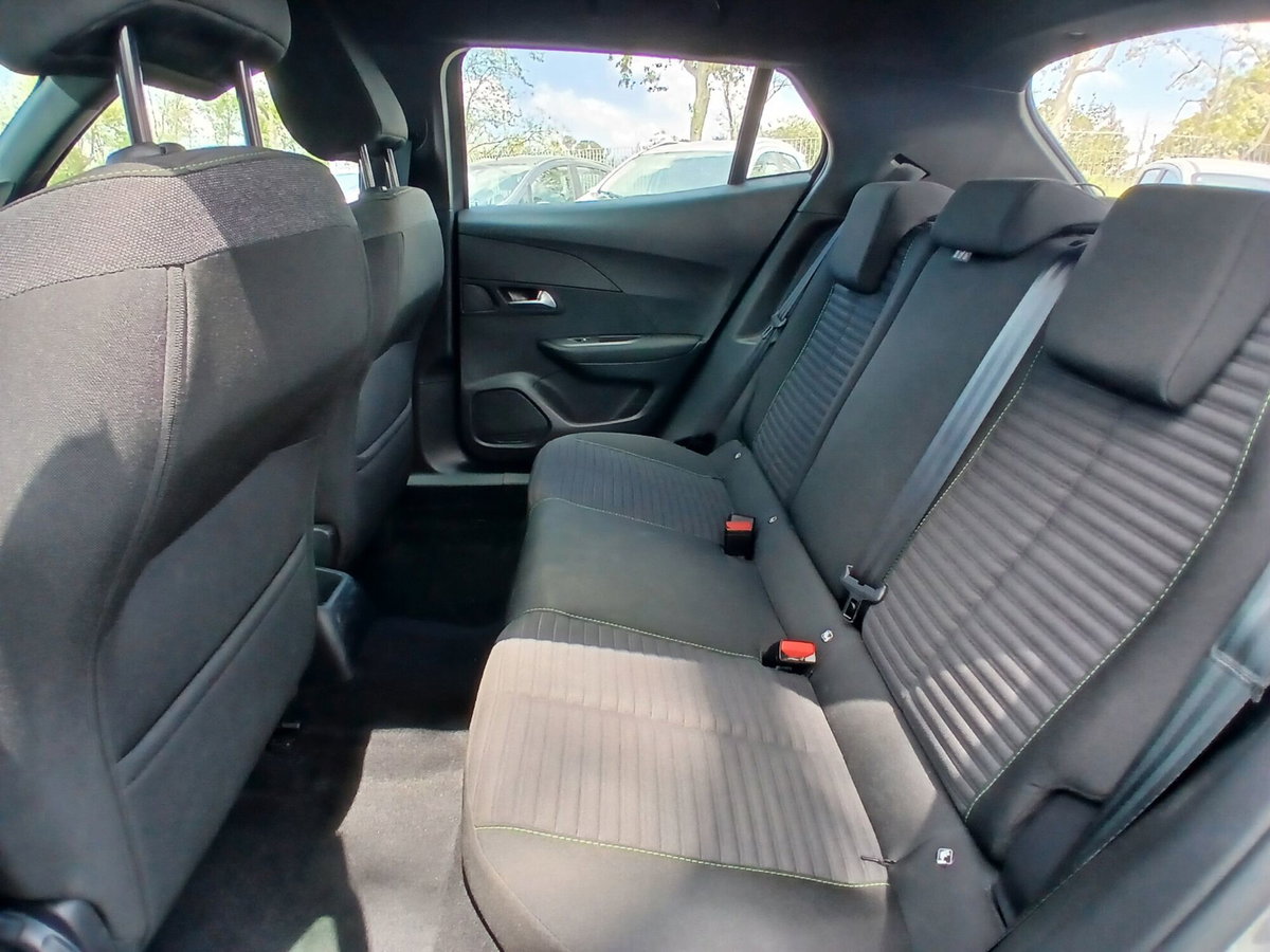 Peugeot 2008 1.2 puretech Active s&s 100cv (15)