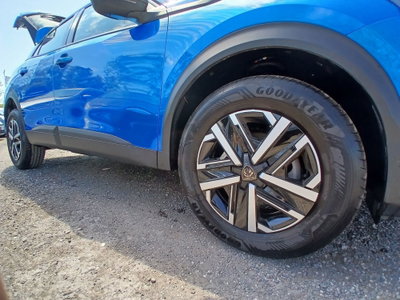 Peugeot 2008 1.2 puretech Active s&s 100cv (11)
