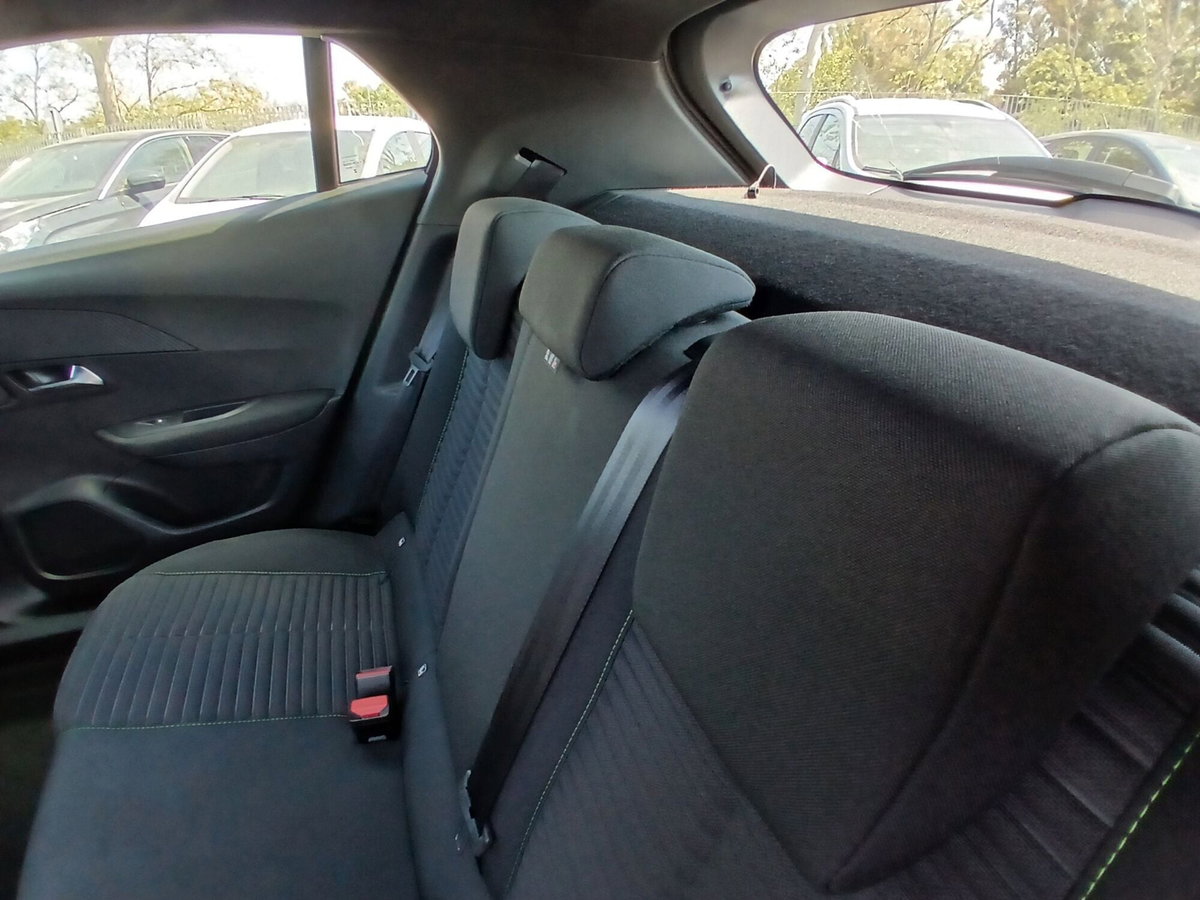 Peugeot 2008 1.2 puretech Active s&s 100cv (16)