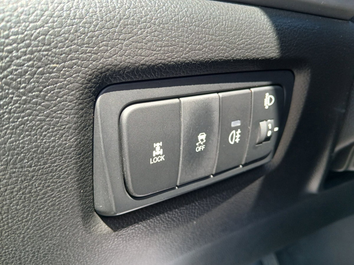 Ssangyong Korando 2.0 AWD MT GPL Plus (13)