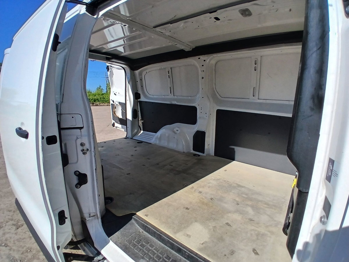 Opel Vivaro Furgone 1.5 Diesel 120CV S&S PC-TN S Furgone Enjoy (9)