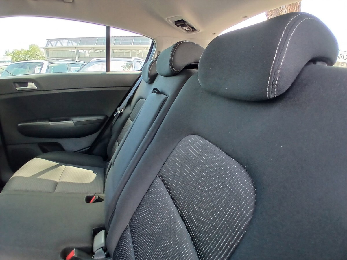 Kia Sportage 1.6 CRDI 136 CV 2WD Mild Hybrid Business Class (18)