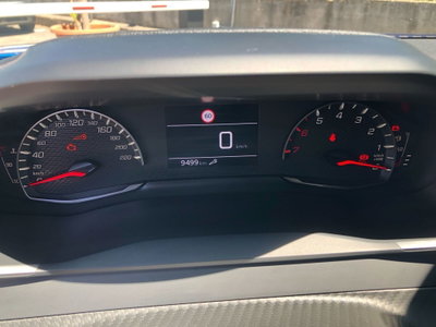 Peugeot 2008 1.2 puretech Active s&s 100cv (8)