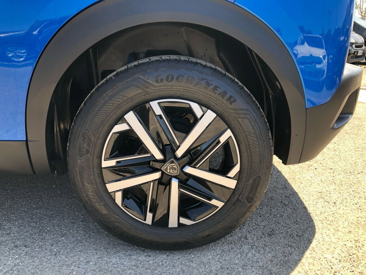 Peugeot 2008 1.2 puretech Active s&s 100cv (9)