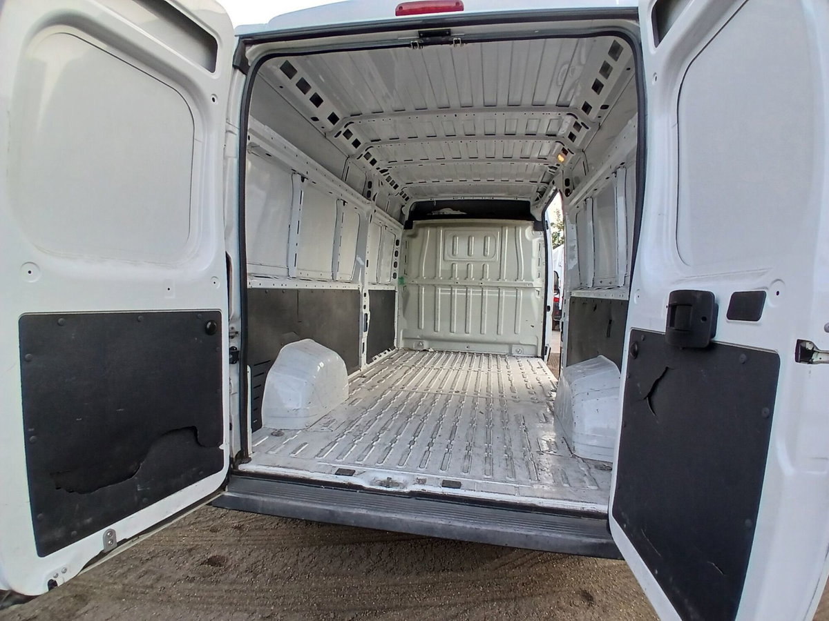 Citroen Jumper Furgone 33 BlueHDi 140 S&S PM-TN Furgone Business (10)