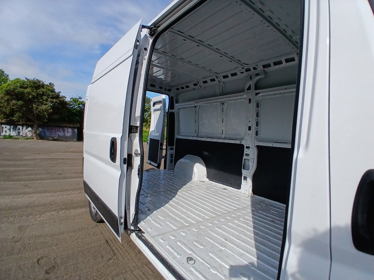 Citroen Jumper Furgone 33 BlueHDi 140 S&S PM-TN Furgone Business (10)