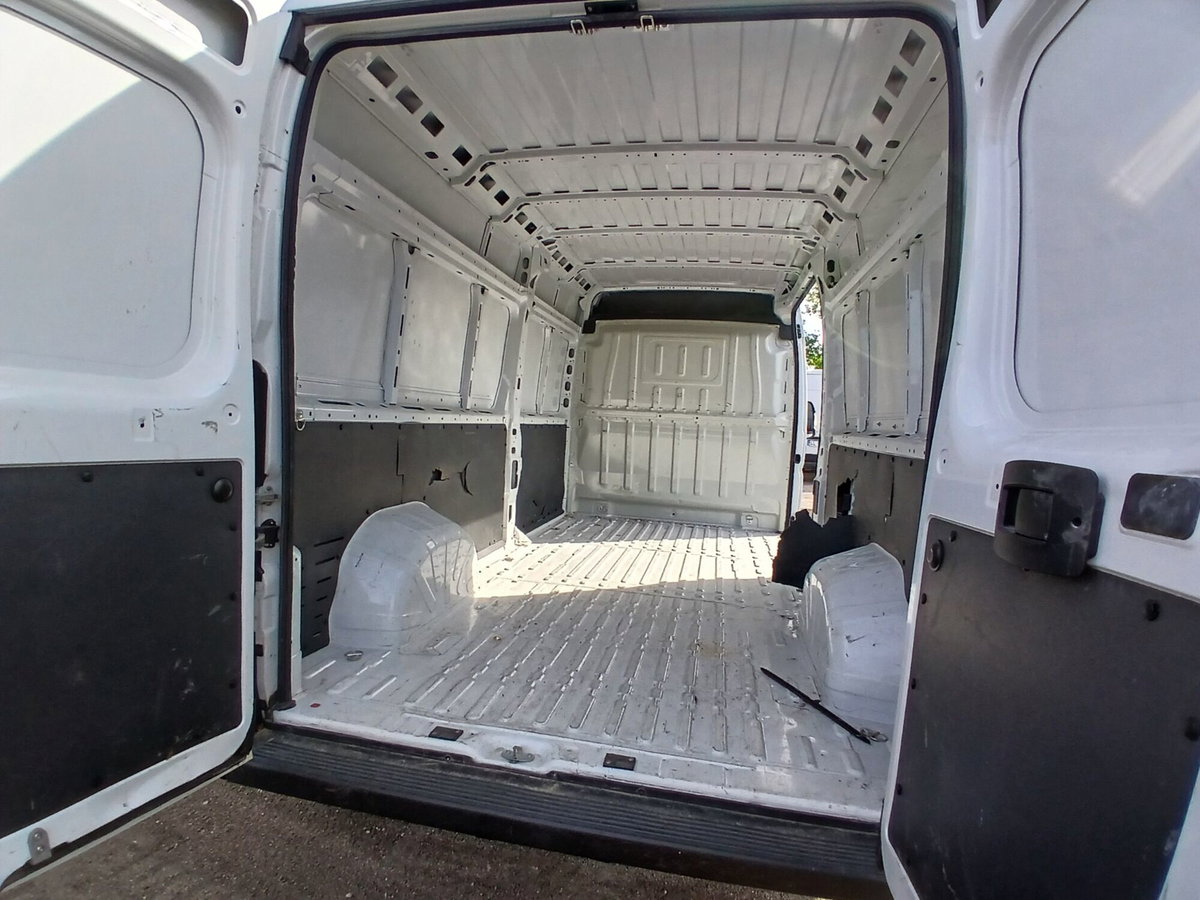 Citroen Jumper Furgone 33 BlueHDi 140 S&S PM-TN Furgone Business (11)