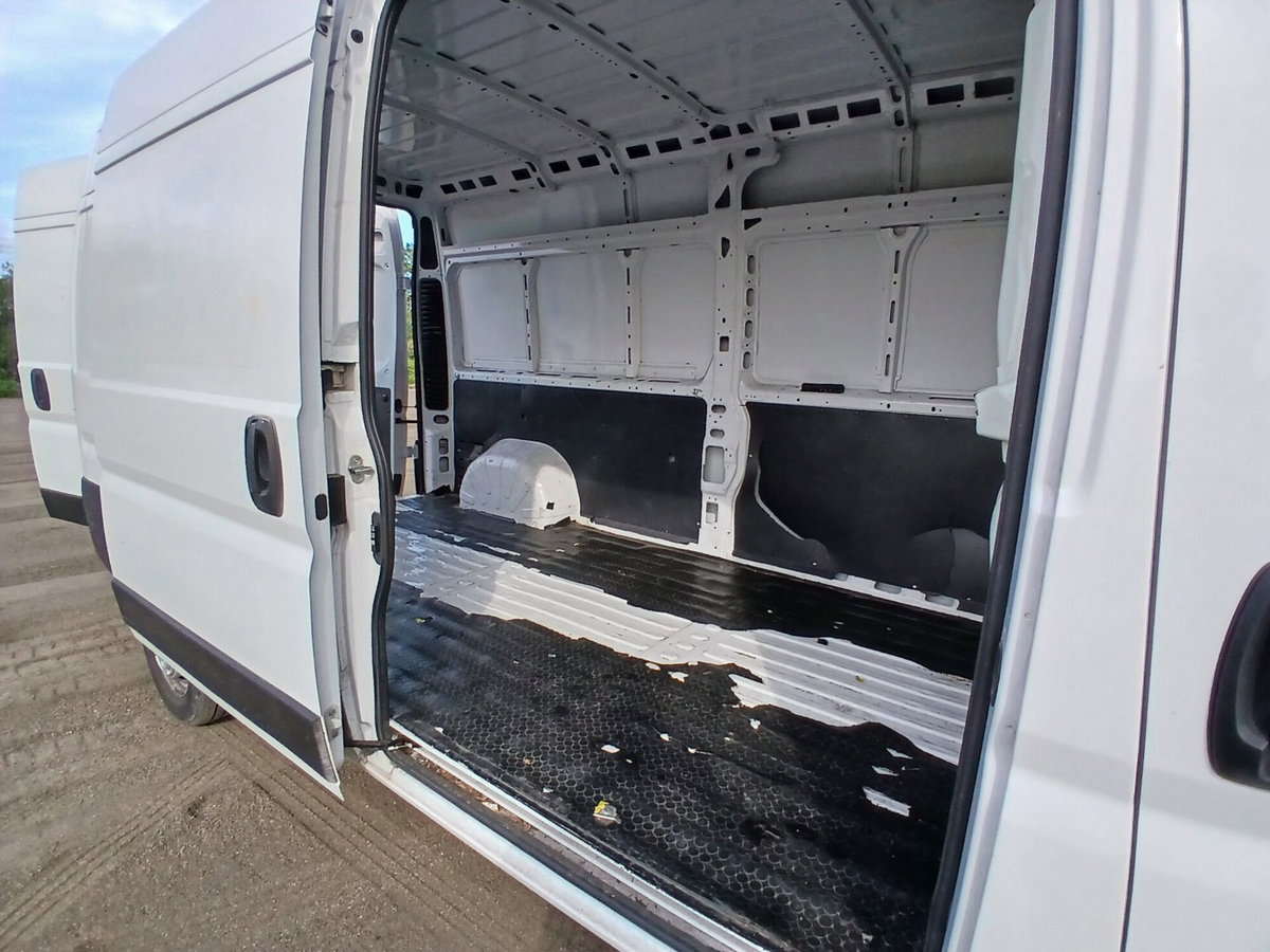 Citroen Jumper Furgone 33 BlueHDi 140 S&S PM-TN Furgone Business (9)