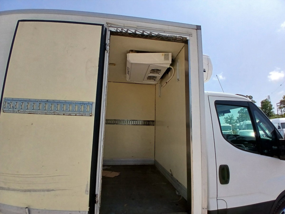 Iveco Daily Telaio 35C14 BTor 2.3 HPT PC-RG Cabinato (9)