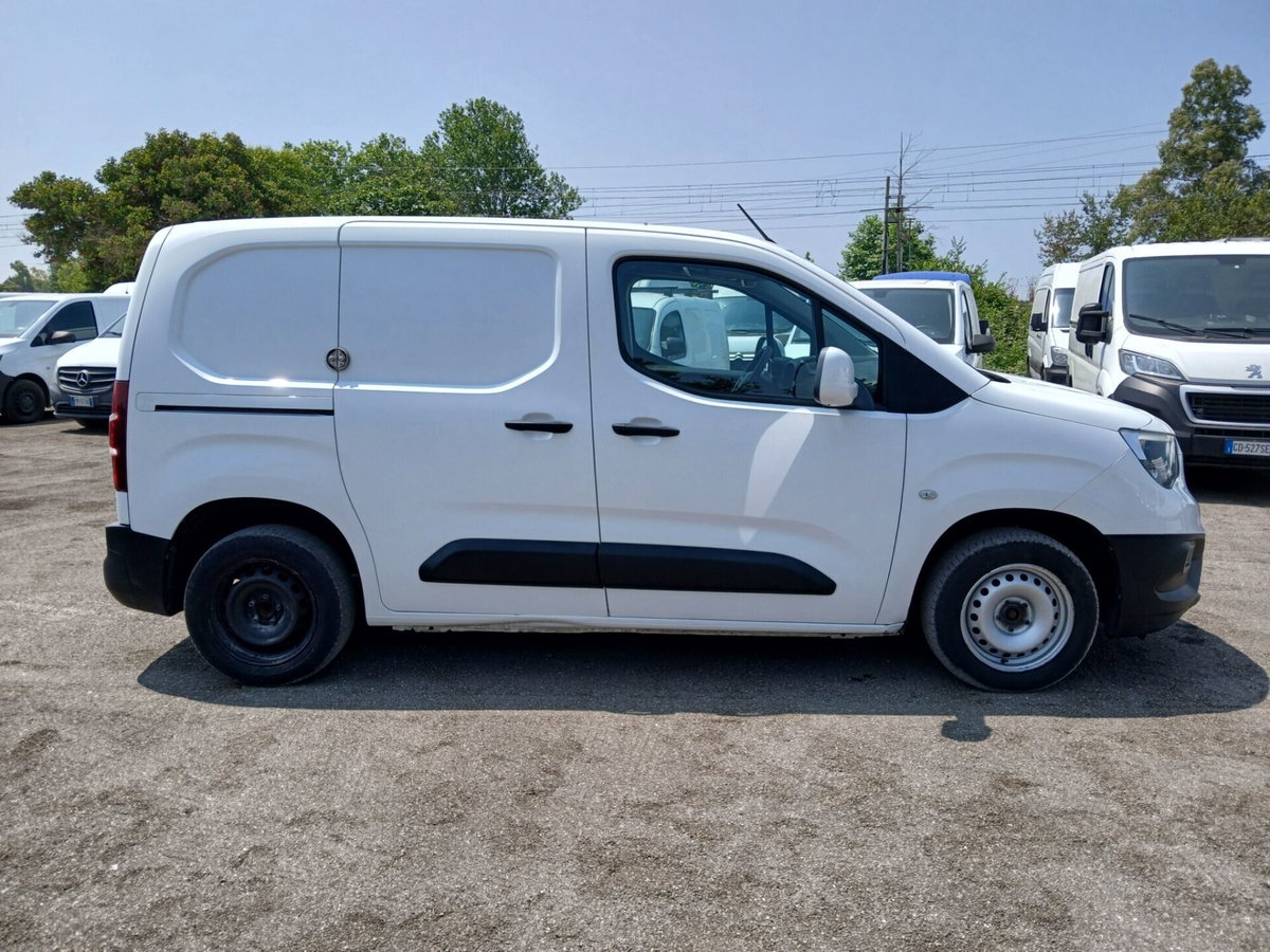 Opel Combo Furgone Cargo 1.6 Diesel 100CV S&S PC 650kg Edition (5)