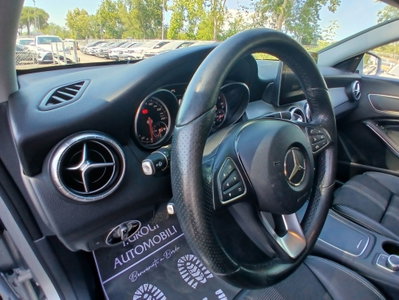 Mercedes-Benz CLA 200 d Automatic Premium (14)