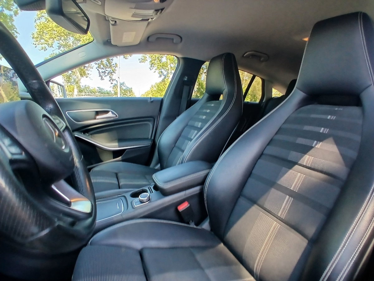 Mercedes-Benz CLA 200 d Automatic Premium (19)