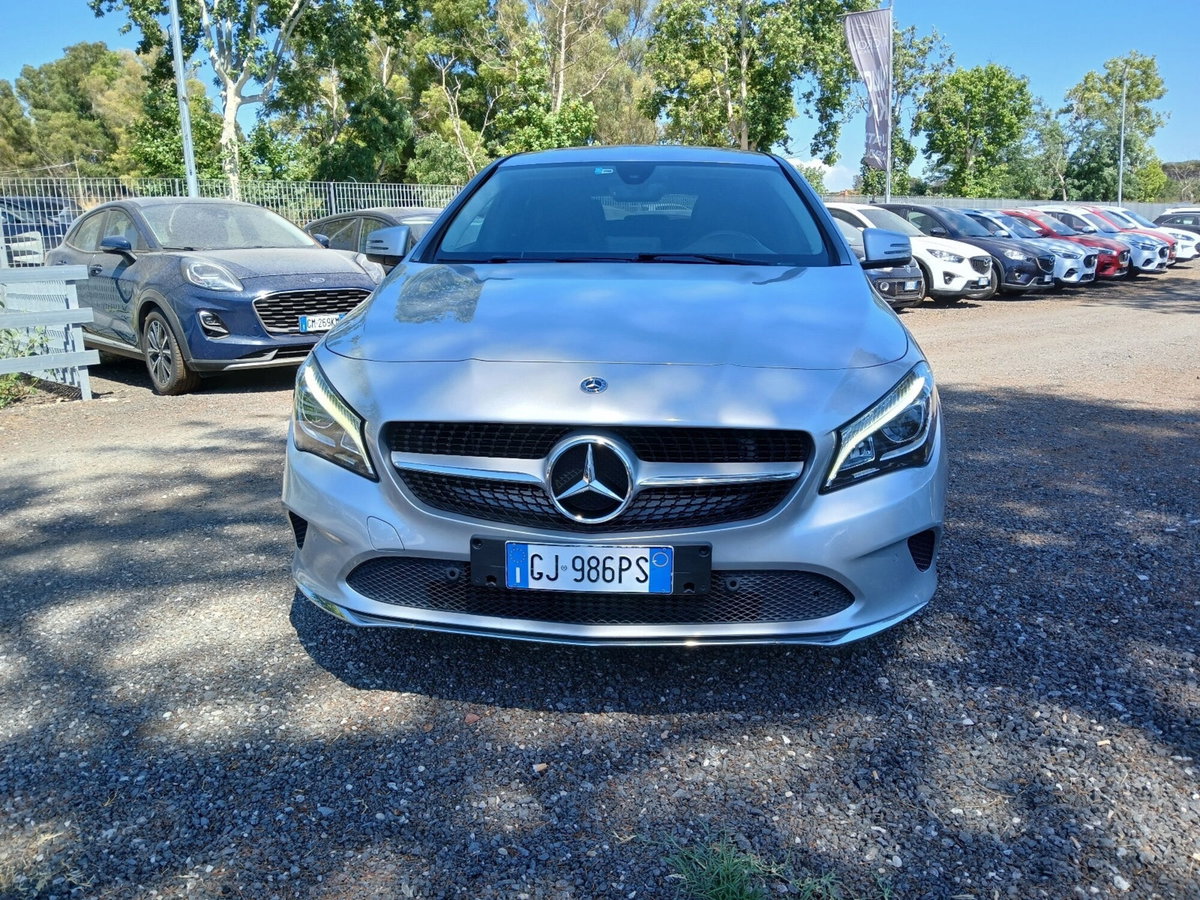 Mercedes-Benz CLA 200 d Automatic Premium (2)