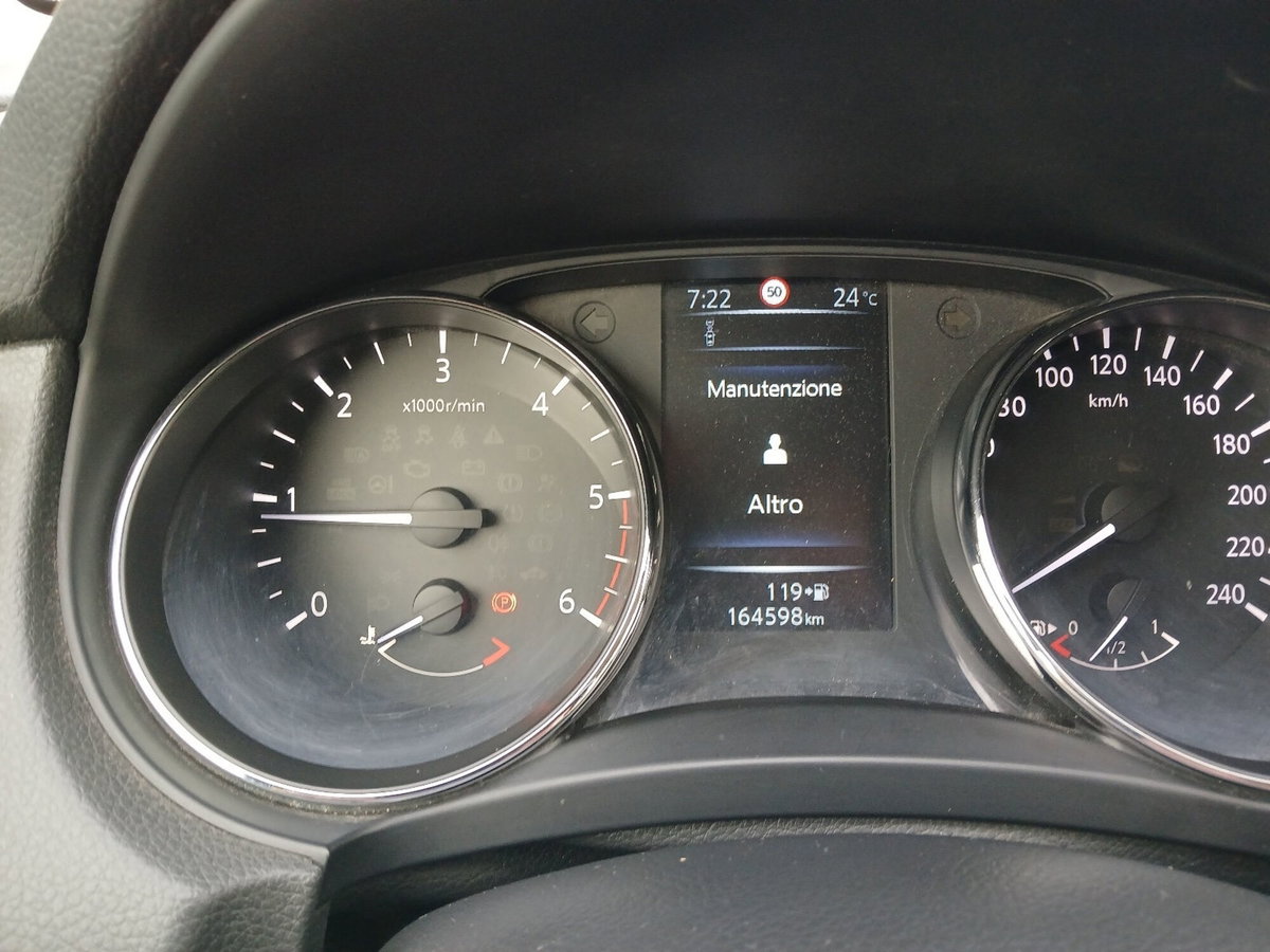 Nissan Qashqai 1.5 dCi Tekna (3)