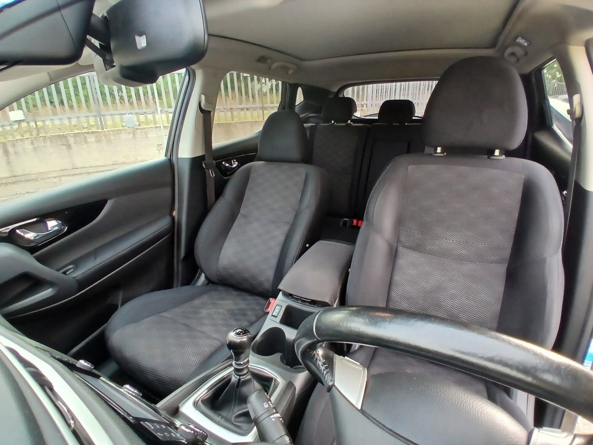Nissan Qashqai 1.5 dCi Tekna (8)