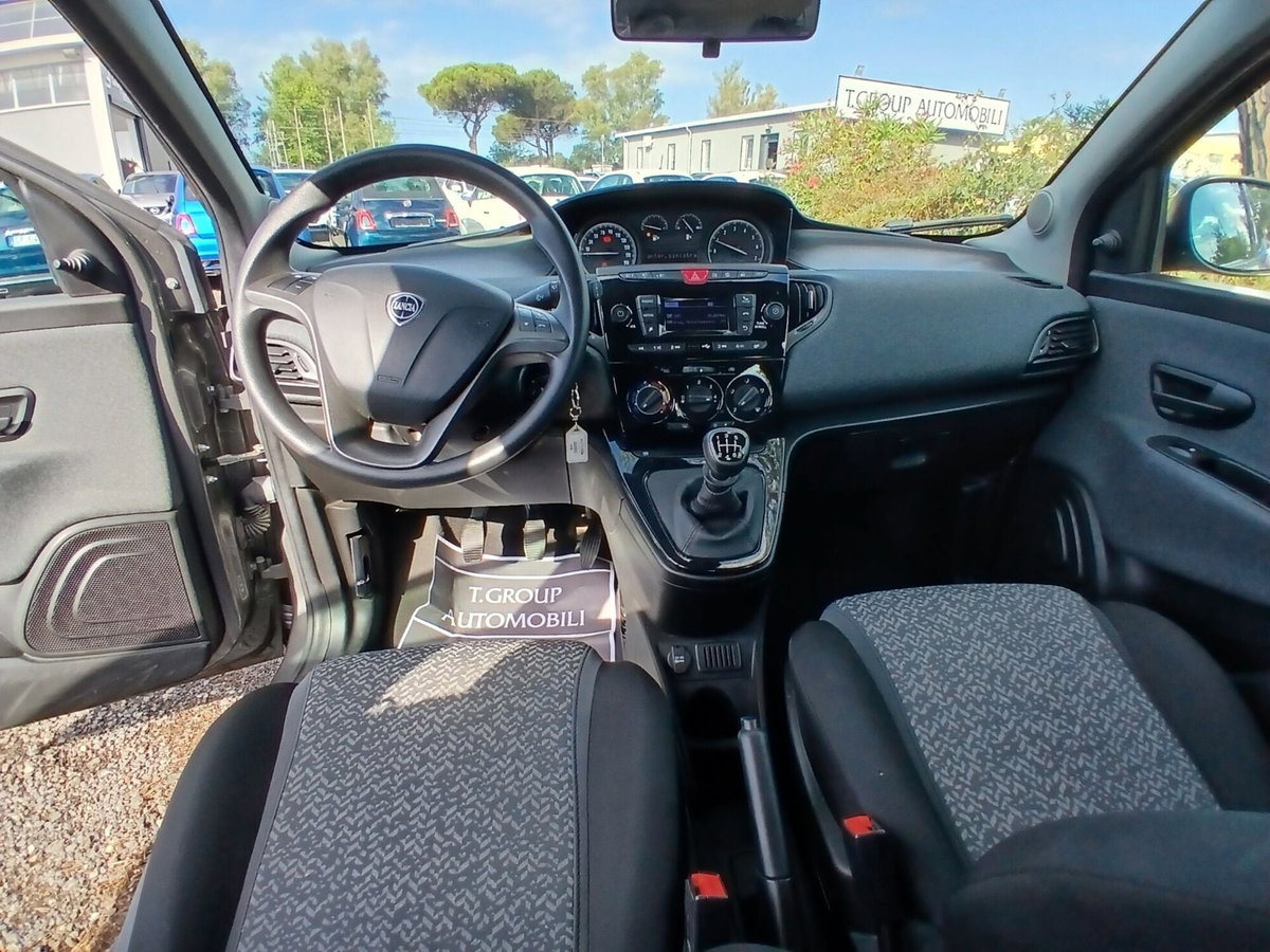 Lancia Ypsilon 1.0 FireFly 5 porte S&S Hybrid Ecochic Gold (13)