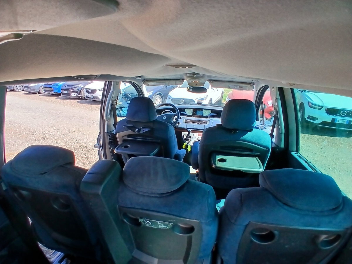 Lancia Phedra MJT 136 CV Executive (10)