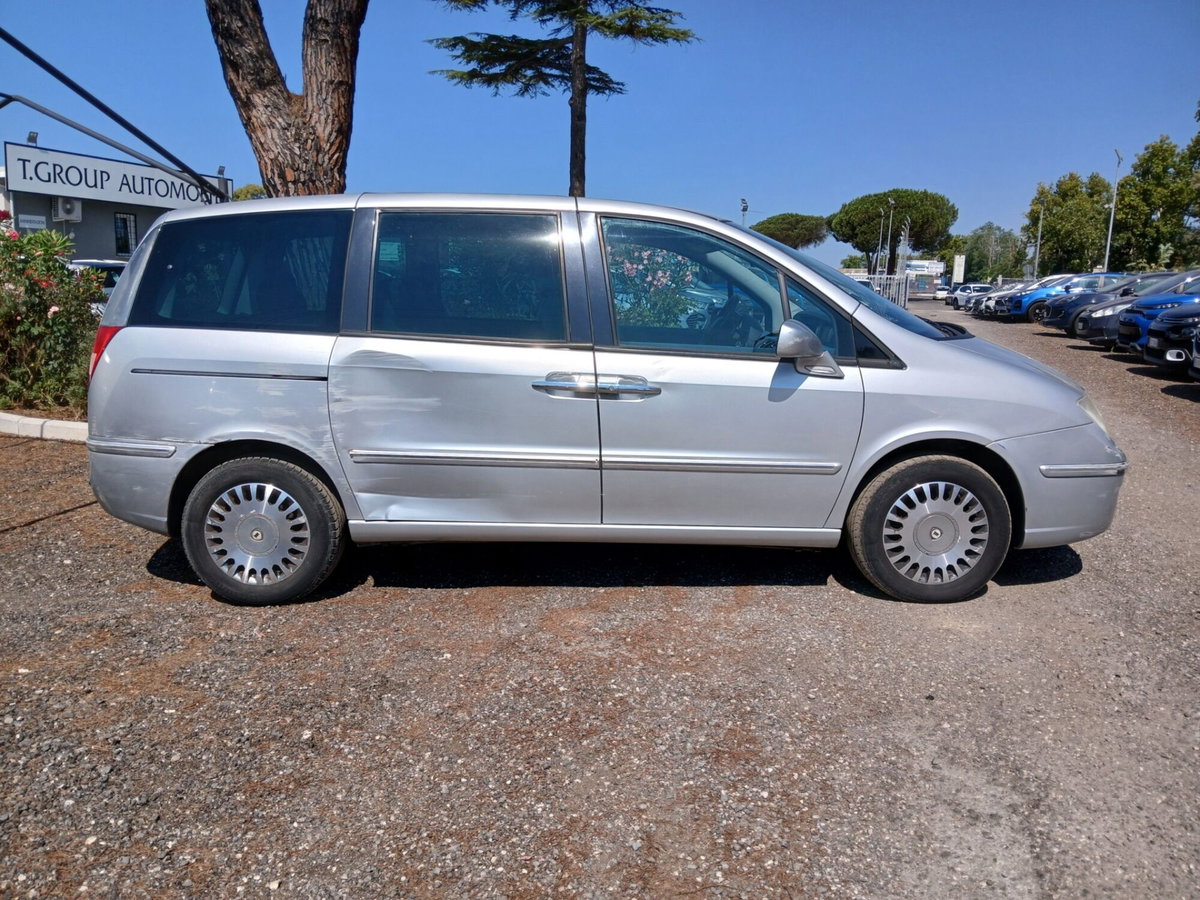 Lancia Phedra MJT 136 CV Executive (5)