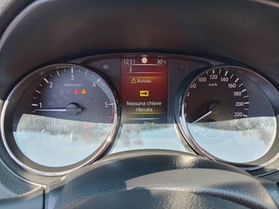 Nissan Qashqai 1.5 dCi Visia (3)