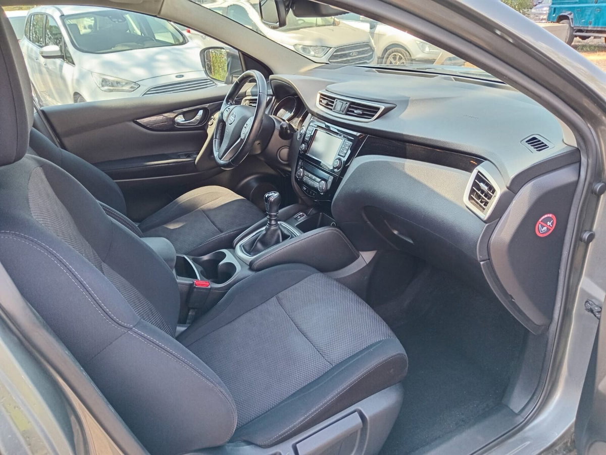 Nissan Qashqai 1.5 dCi Visia (6)