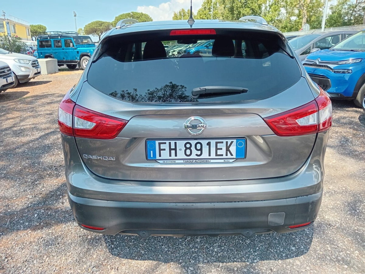 Nissan Qashqai 1.5 dCi Visia (8)