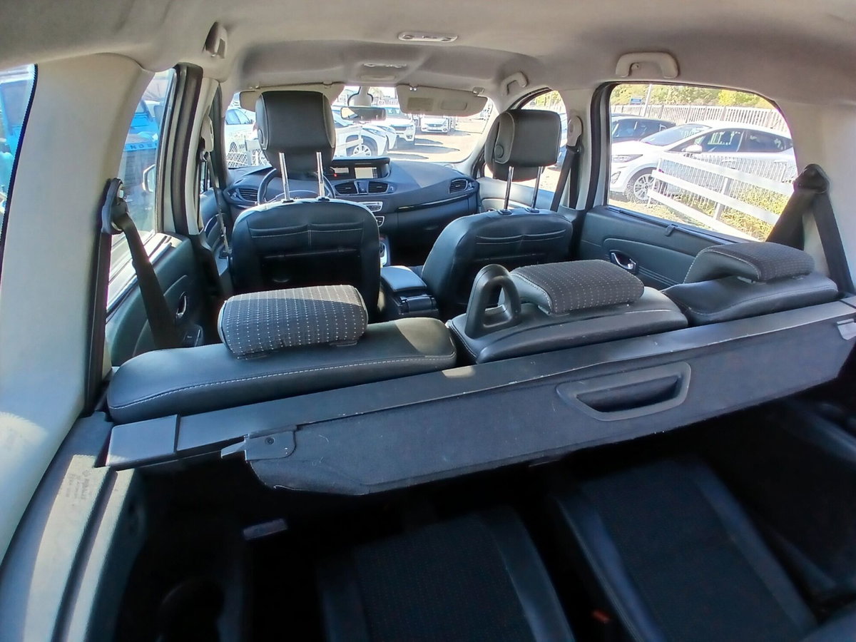 Renault Scenic E-Tech Electric 1.6 dCi 130CV Dynamique (10)