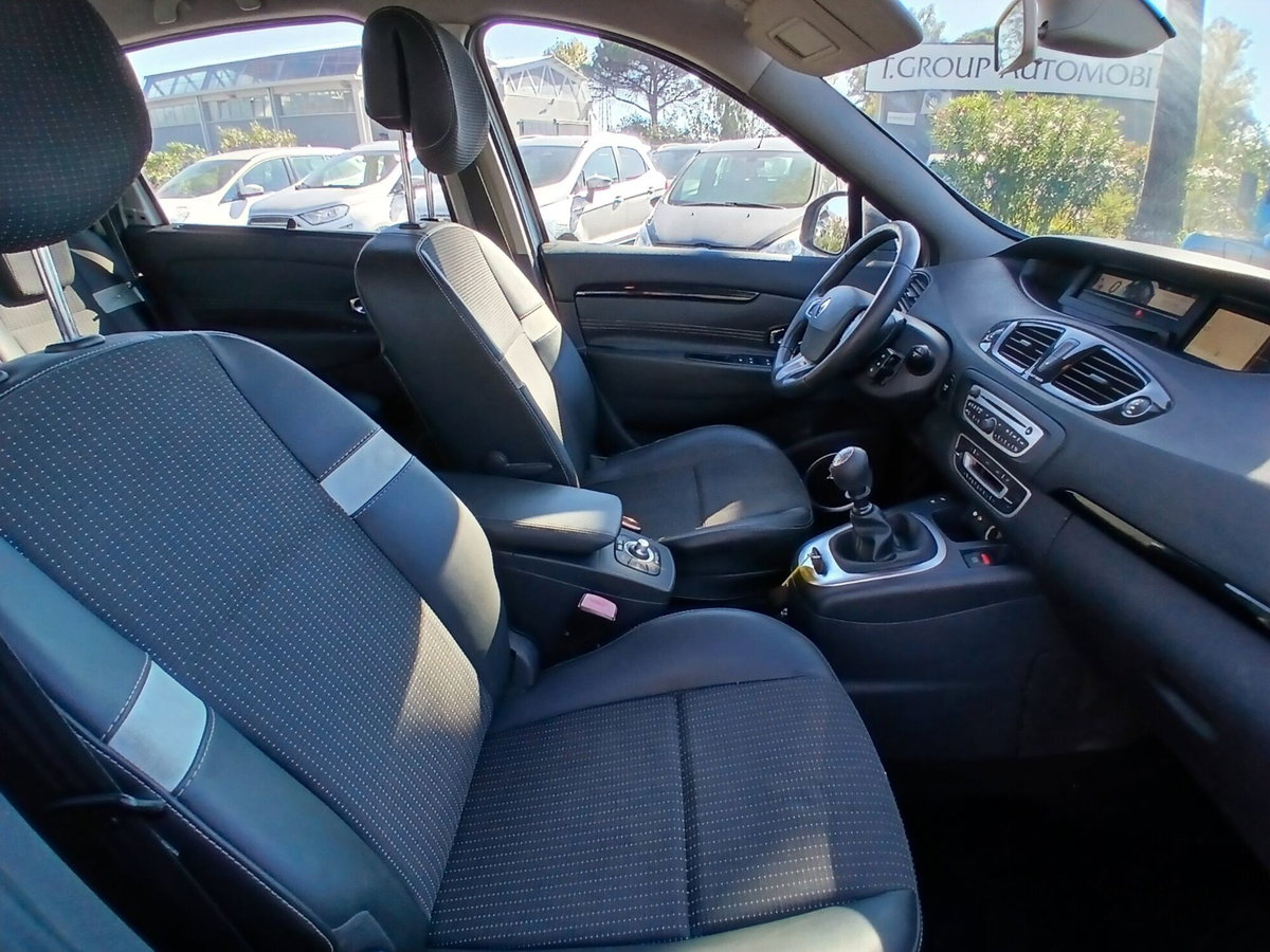 Renault Scenic E-Tech Electric 1.6 dCi 130CV Dynamique (13)