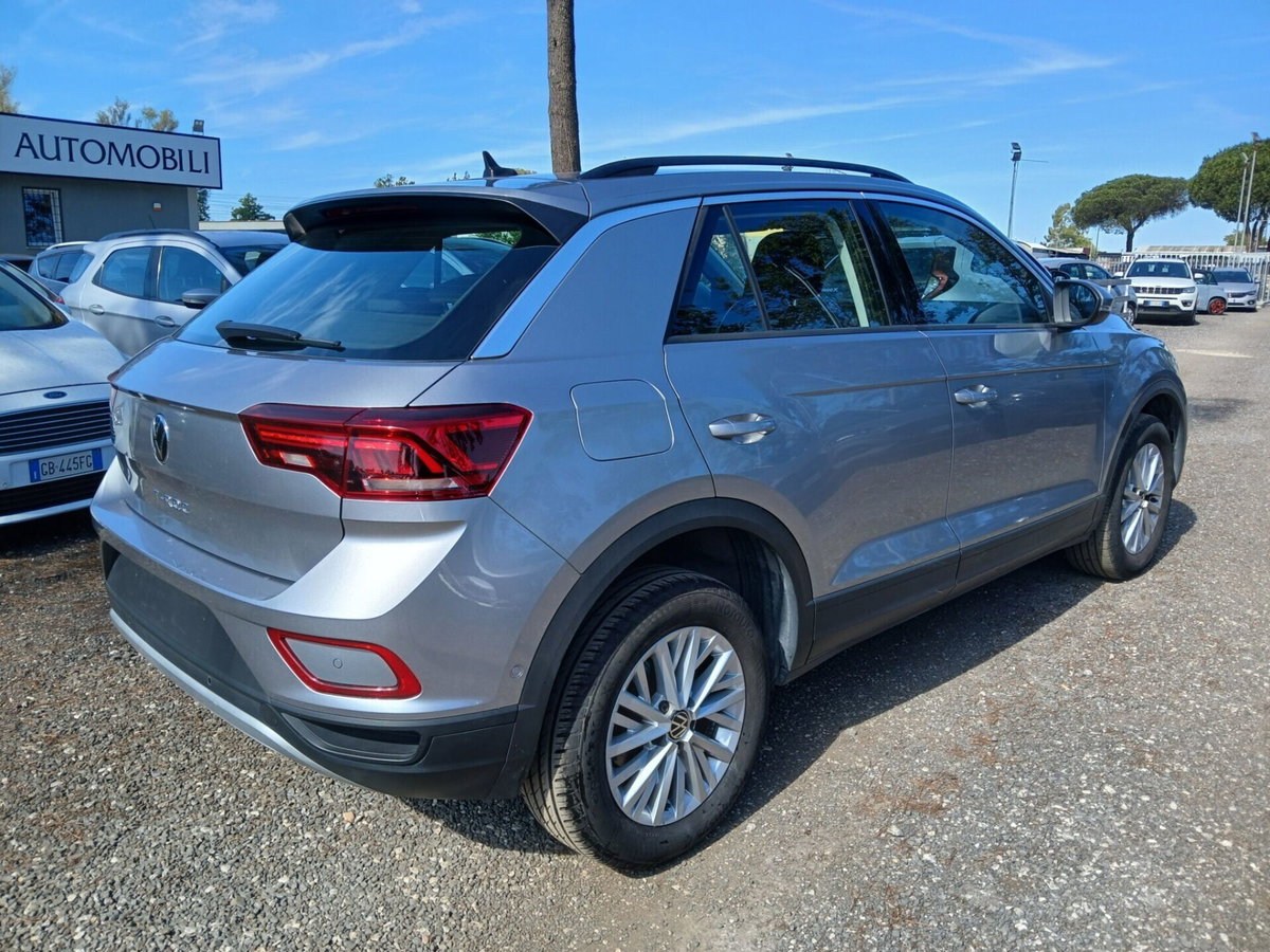 Volkswagen T-Roc 1.0 TSI Life (5)