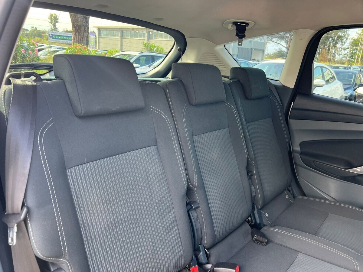 Ford C-Max 1.6 TDCi 115CV Titanium (9)
