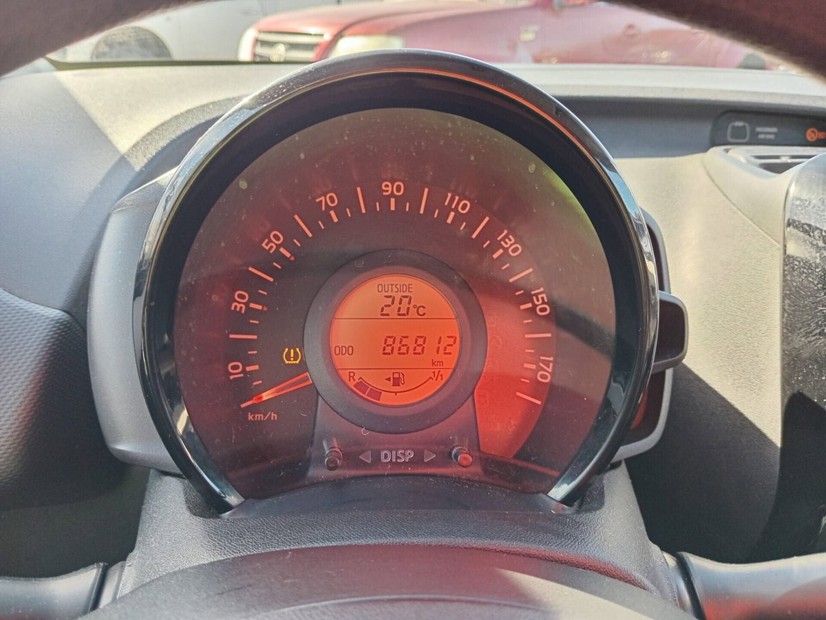 Citroen C1 C1 VTi 72 5 porte Shine (8)