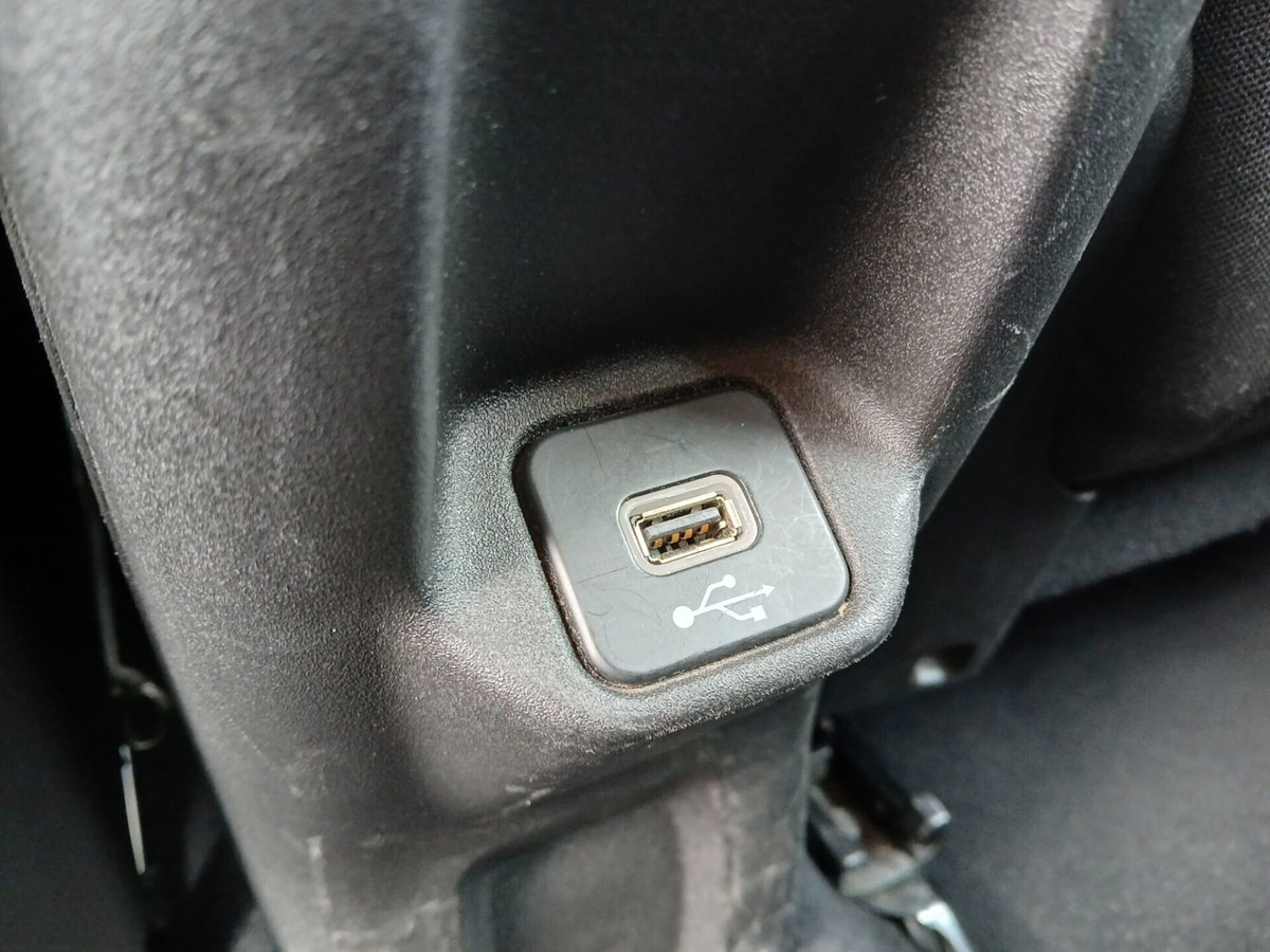 Jeep Renegade 1.6 Mjt 130 CV Limited (18)