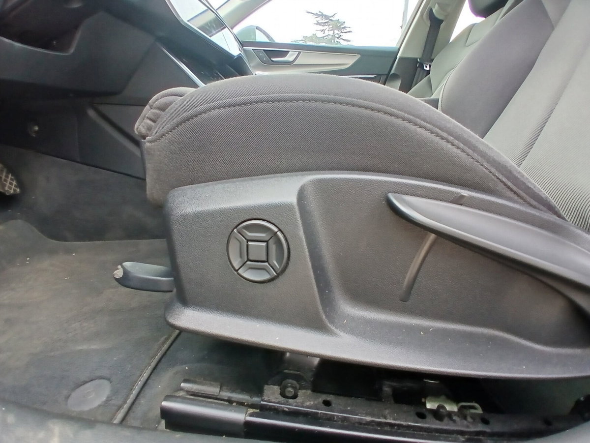 Audi A6 Avant 40 2.0 TDI S tronic Business Design (10)