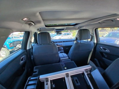 Land Rover Range Rover Velar 2.0D I4 240 CV (18)