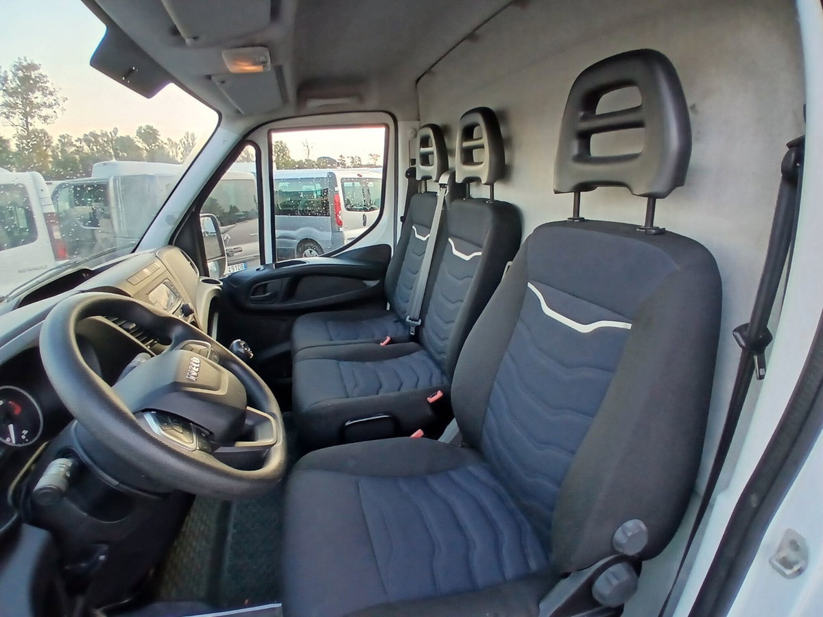 Iveco Daily Furgone 35S12V 2.3 Hpi PC-TM Furgone (12)
