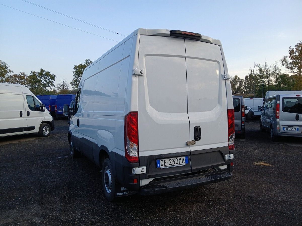 Iveco Daily Furgone 35S12V 2.3 Hpi PC-TM Furgone (7)