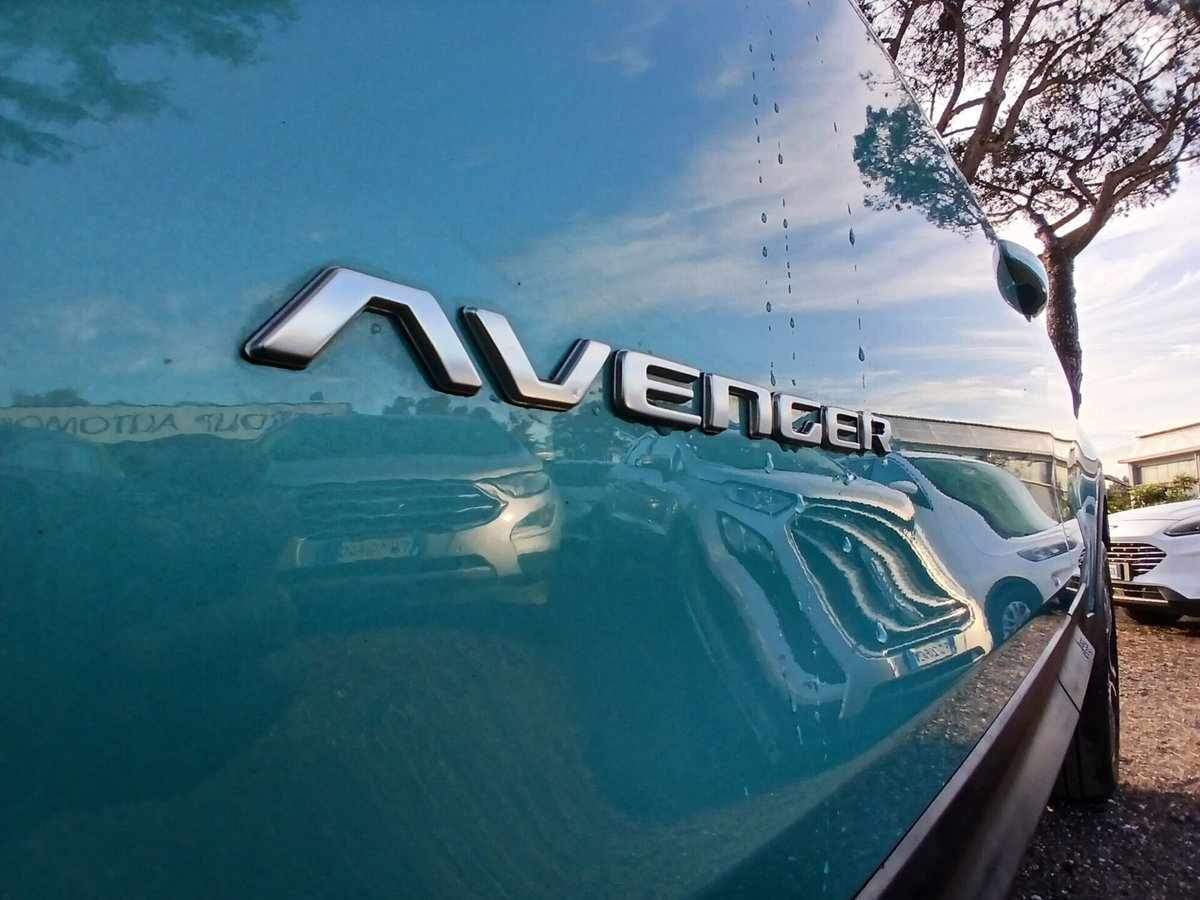 Jeep Avenger 1.2 turbo Summit fwd 100cv (12)