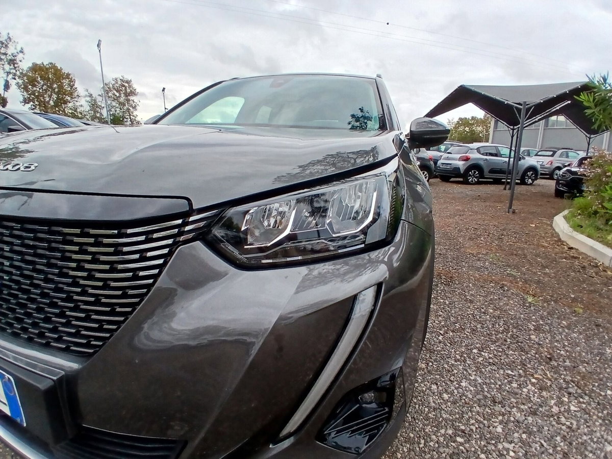 Peugeot 2008 PureTech 100 S&S Allure (11)