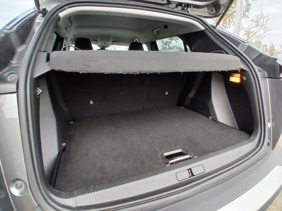 Peugeot 2008 PureTech 100 S&S Allure (16)