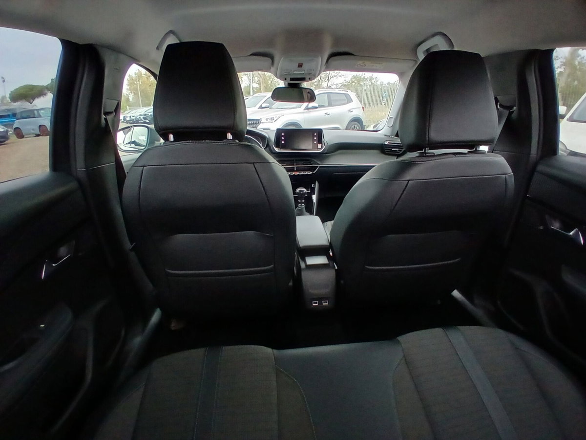 Peugeot 2008 PureTech 100 S&S Allure (17)
