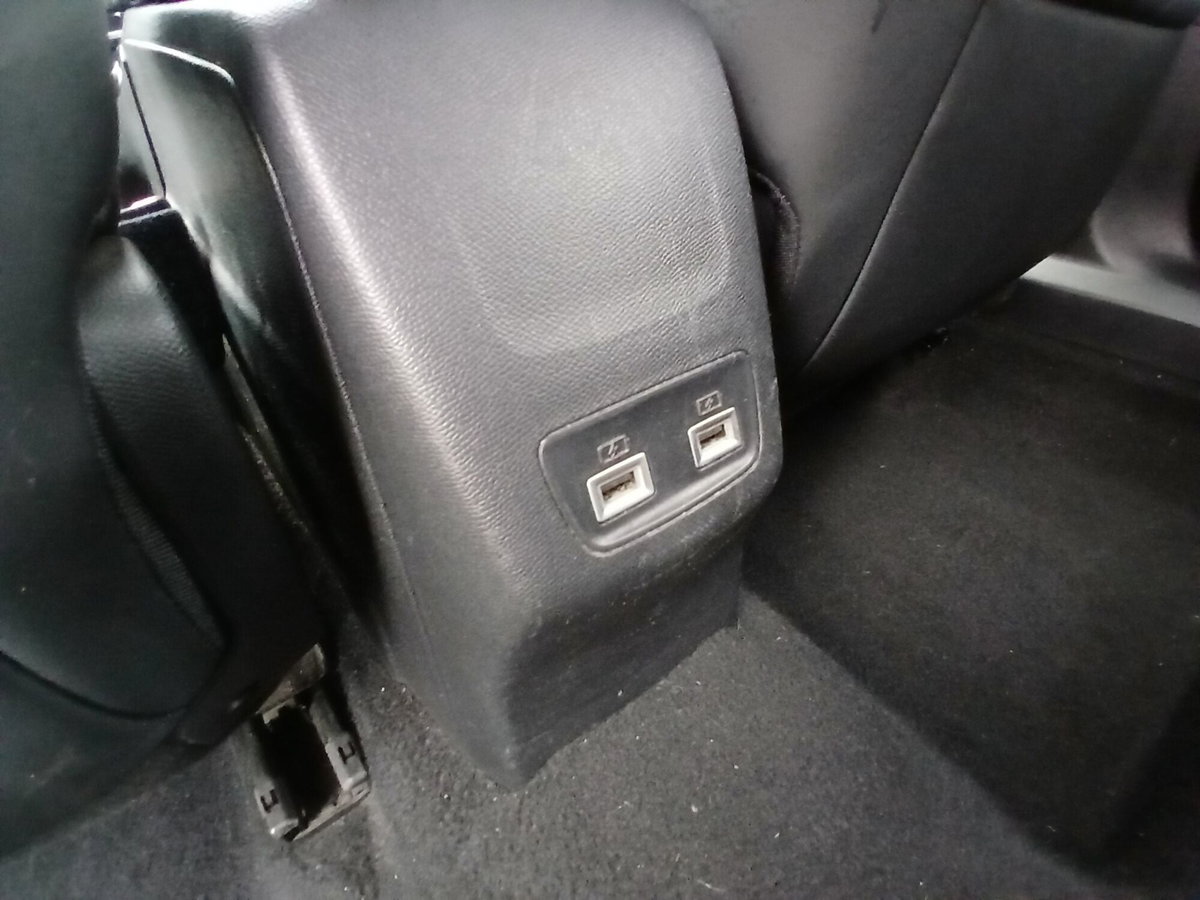 Peugeot 2008 PureTech 100 S&S Allure (19)