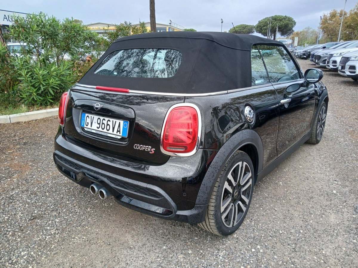 MINI Mini Cabrio 2.0 Cooper S Resolute Cabrio (4)